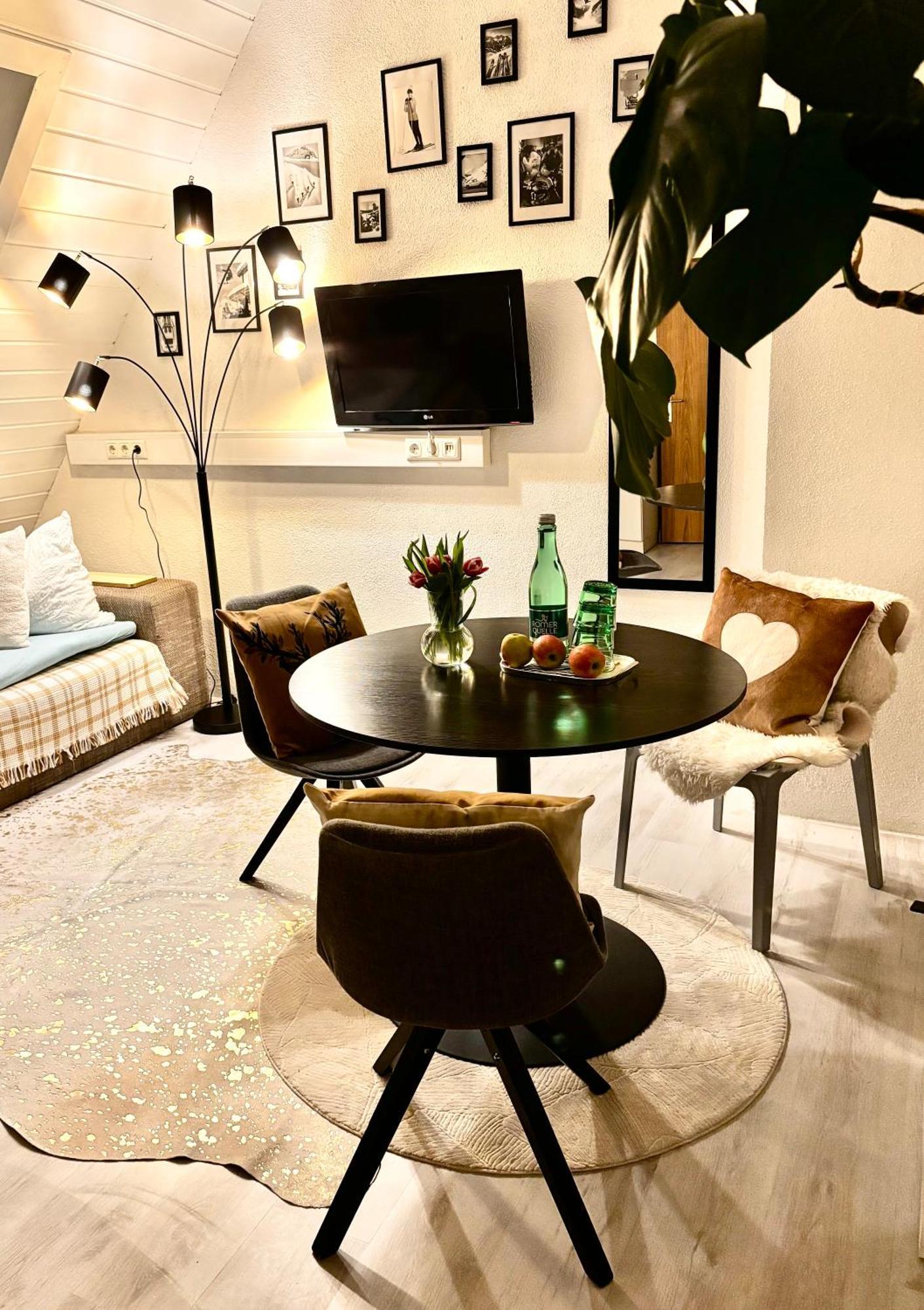 Lechtaler Alpenblick Landeck - Privatzimmer & Ferienwohnung Экстерьер фото