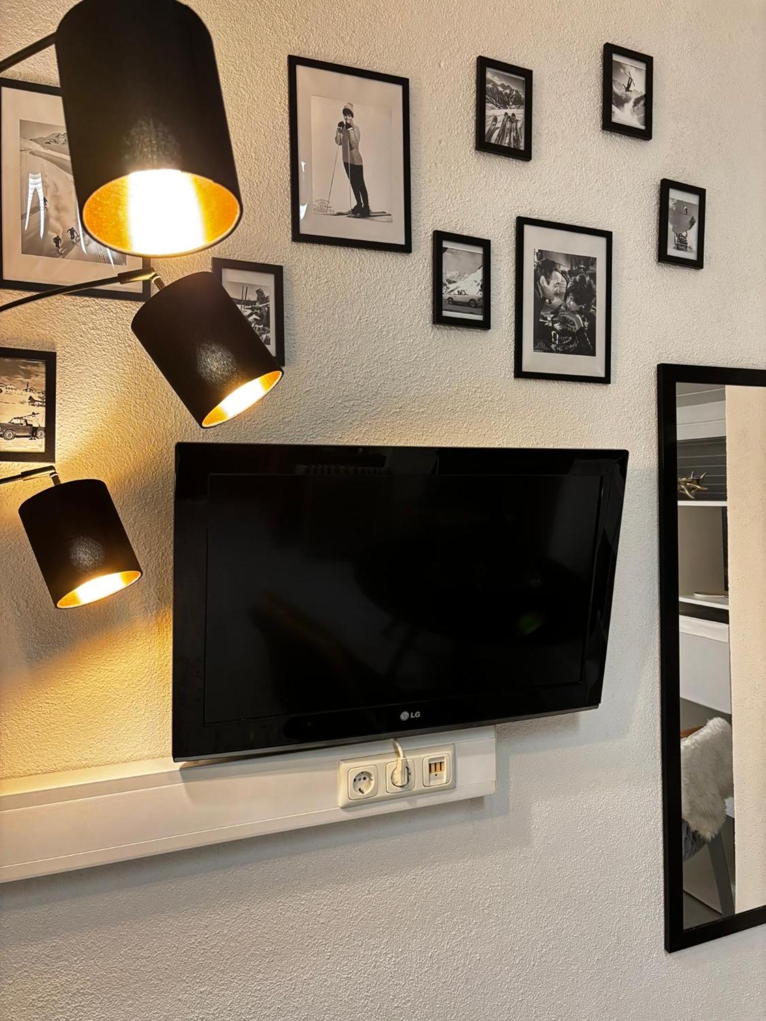 Lechtaler Alpenblick Landeck - Privatzimmer & Ferienwohnung Экстерьер фото