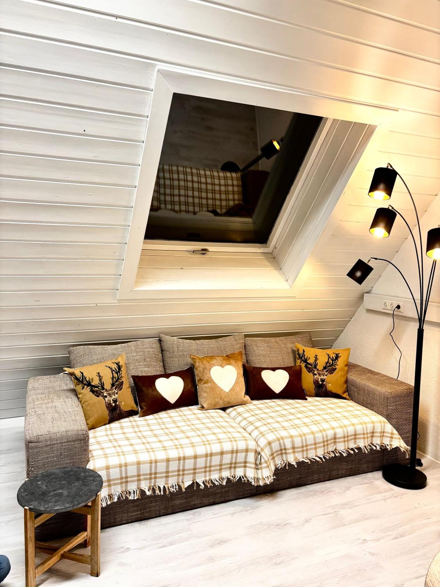 Lechtaler Alpenblick Landeck - Privatzimmer & Ferienwohnung Экстерьер фото